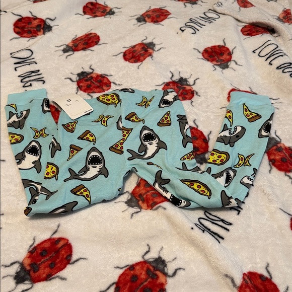 Hurley Shark and Pizza Print Baby Pajamas - Picture 7 of 7